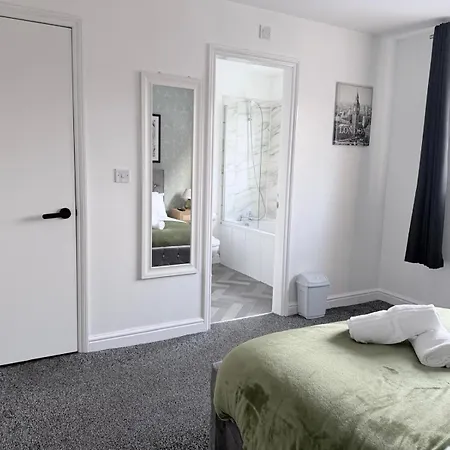 52 Ring Road 2 Shared House Ensuite Homestay Leeds (West Yorkshire)