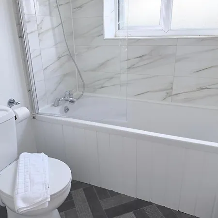 52 Ring Road 2 Shared House Ensuite Homestay *