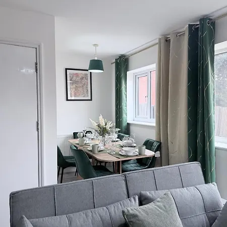 52 Ring Road 2 Shared House Ensuite Homestay Leeds (West Yorkshire)
