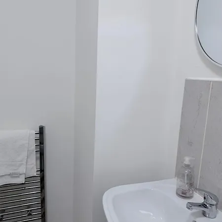 Homestay 52 Ring Road 2 Shared House Ensuite Leeds (West Yorkshire)
